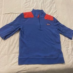 Vineyard vines pull over